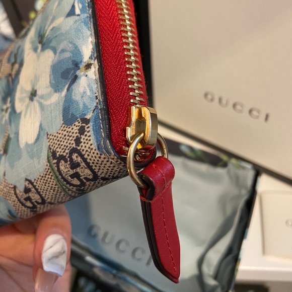 SOLD Gucci Blooms Zip wallet - Picture 2 of 4